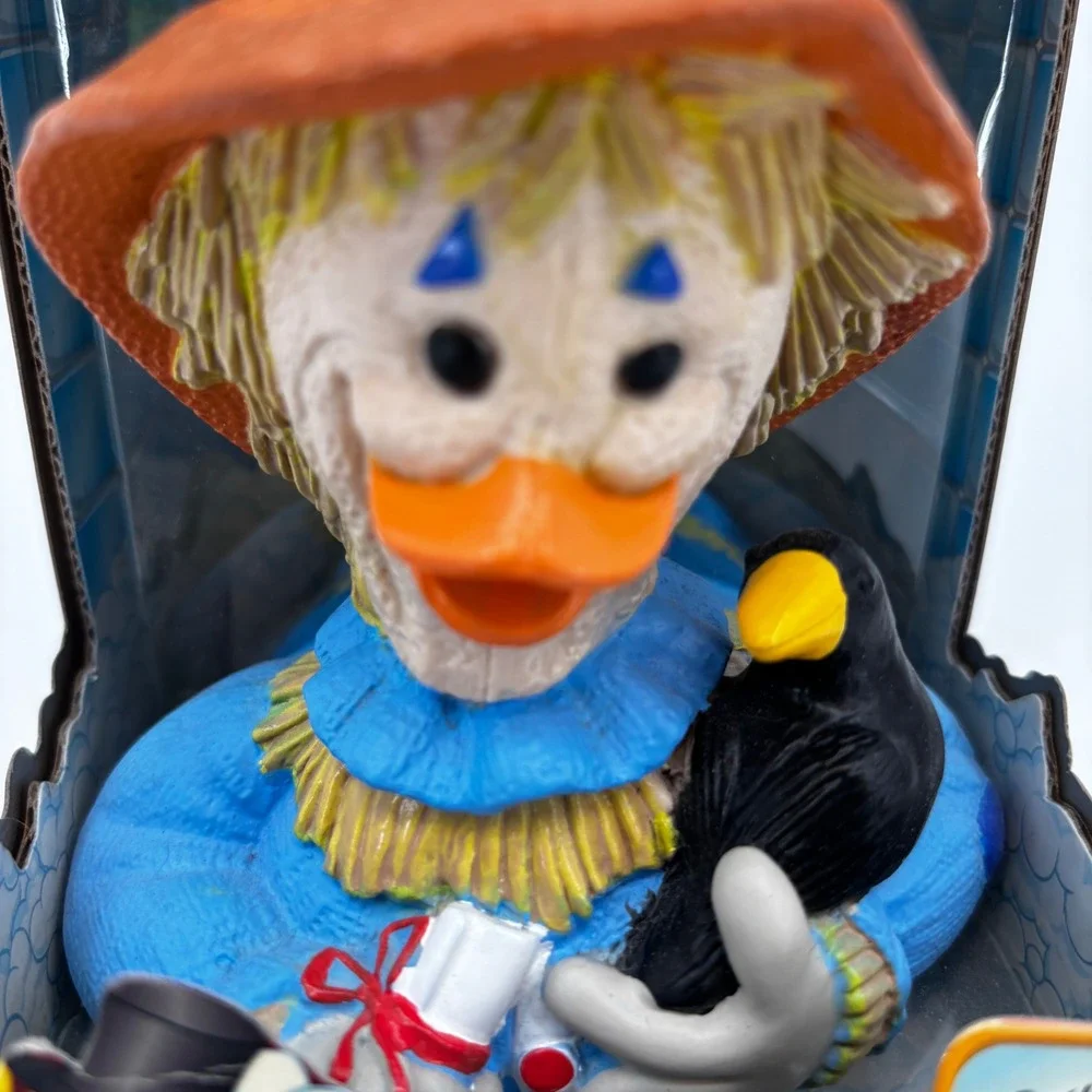 CelebriDucks Rubber Duck Blue Wizard of Oz Scarecrow 2006 81009 Jeep